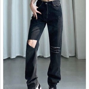 NWOT 90’s Black ripped boyfriend jeans